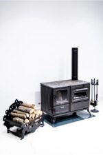 Poêle à bois en fonte avec four – Noir émaillé – 80 % d’efficacité – Fabrication robuste – Image 5