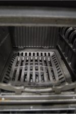 Poêle à bois en fonte avec four – Noir émaillé – 80 % d’efficacité – Fabrication robuste – Image 2