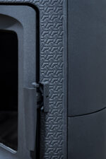 Poêle à bois ROYCE en fonte — 11,8 kW, performant et élégant – Image 3